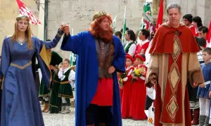 La dama blu e il Barbarossa a San Quirico, in un corteo storico.