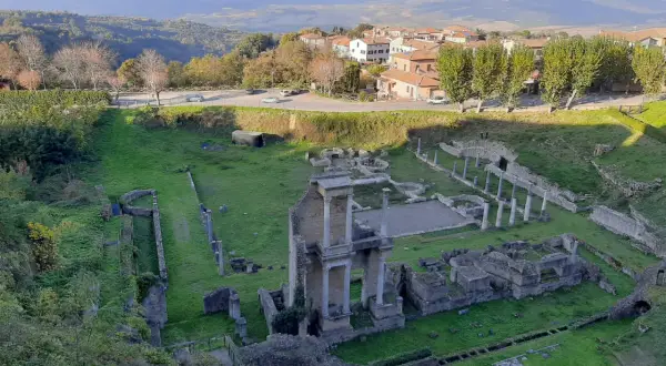 Teatro romano e rovine antiche, un luogo suggestivo tra le cose da fare a Volterra.